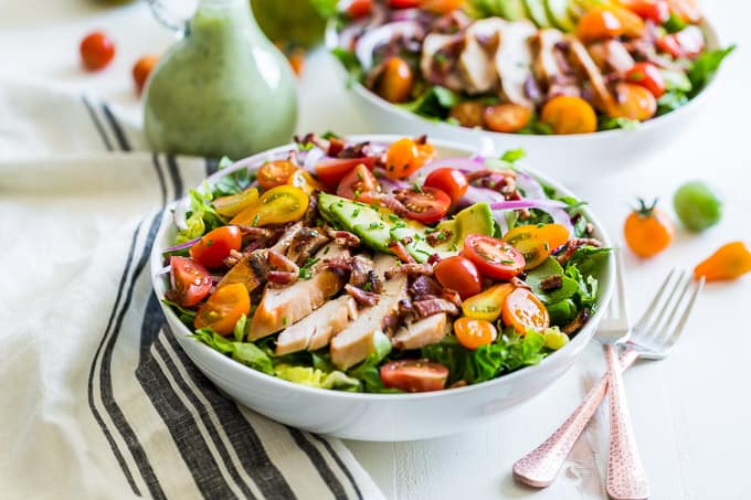 Grilled Chicken BLAT Salad: Healthy Lunch & Easy Meal Prep with Avocado Ranch